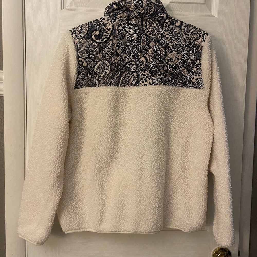 VERA BRADLEY Teddy Fleece Pullover Stratford Paisley. Medium - Picture 3 of 9